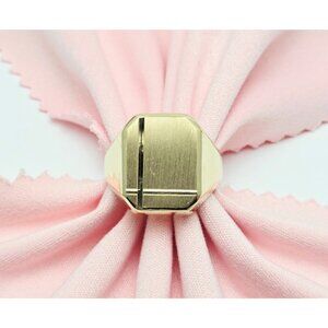 Beautiful 14K Karat Solid Yellow Gold Designer Statement Signet Ring - Size 10